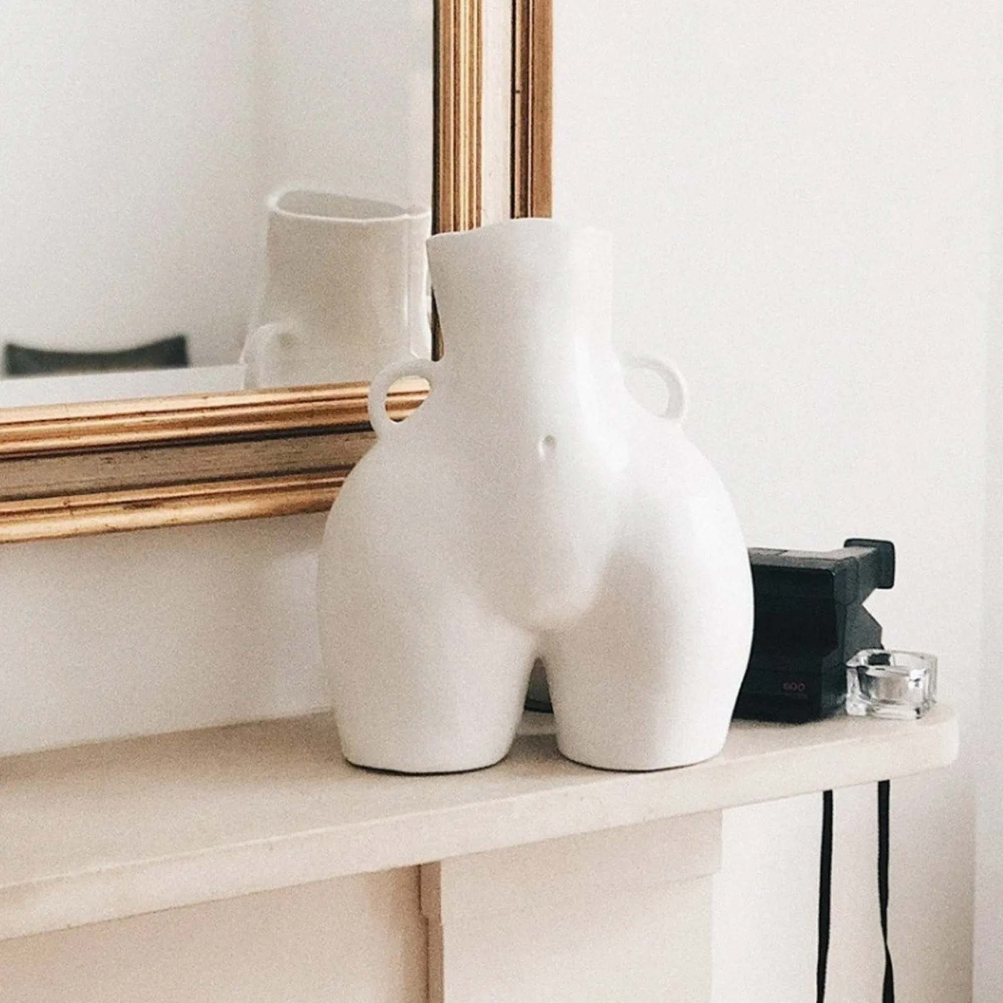 Anissa Kermiche Vase Avec Poignees D'Amour (Blanc)